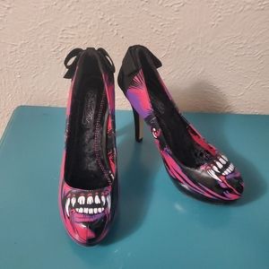 Bela's Dead Heels size 8